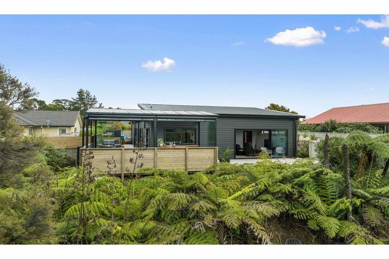 Photo of property in 10 Spinnaker Lane, Mangawhai, 0505