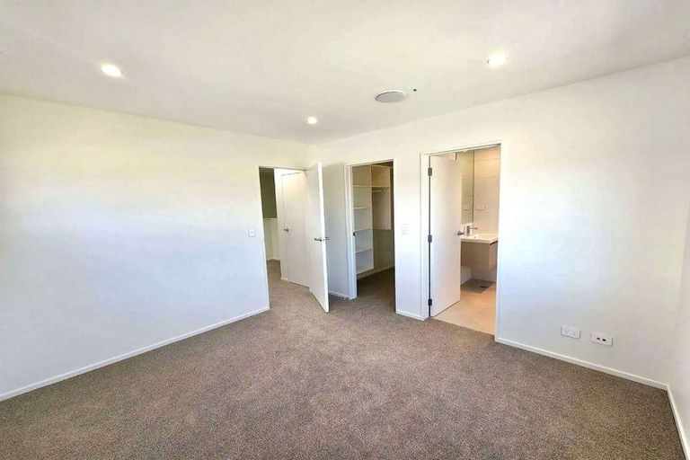 Photo of property in 16 Te Napi Drive, Takanini, 2112