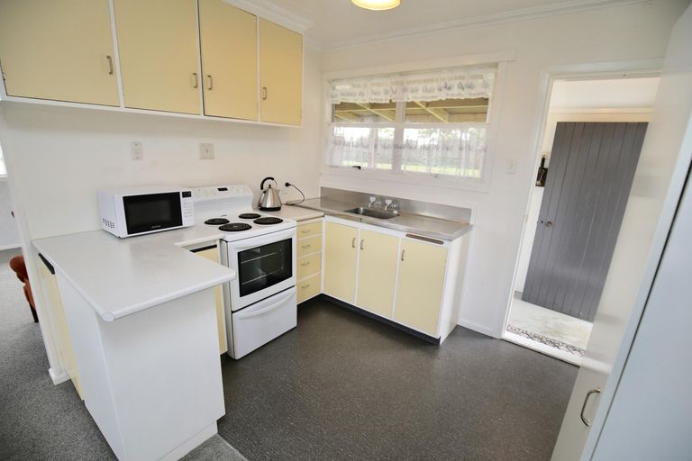 Photo of property in 4 Lorenzen Bay Road, Raglan, 3225