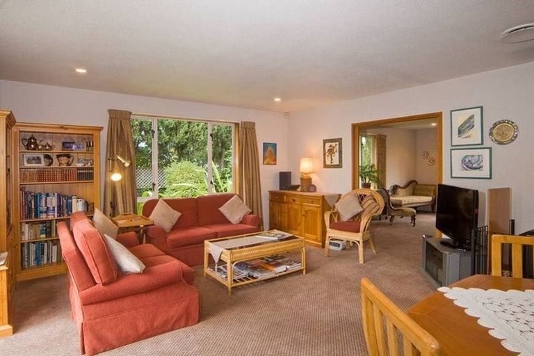 Photo of property in 1/49a Wainoni Road, Wainoni, Christchurch, 8061