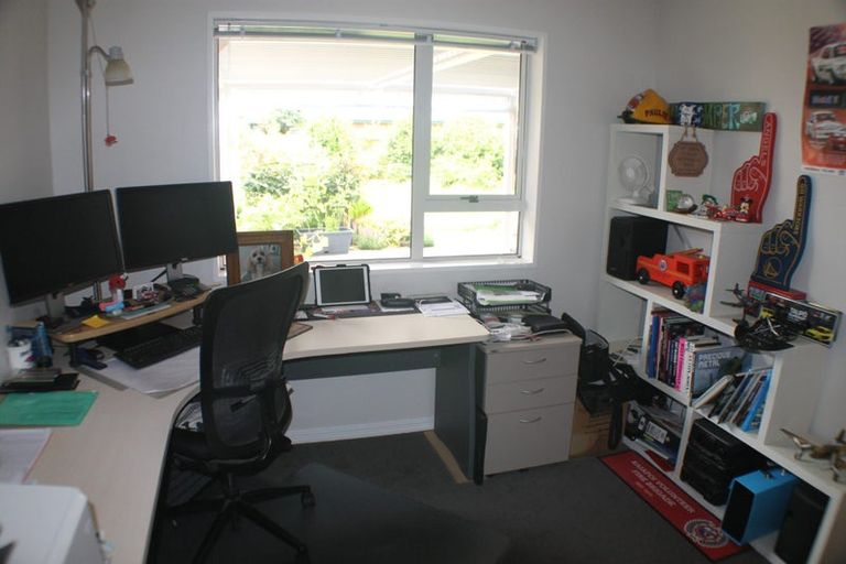 Photo of property in 18 Dawson Douglas Place, Kaiapoi, 7630