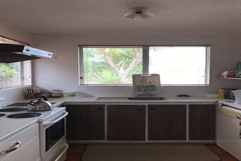 Photo of property in 14 Frobisher Street, Island Bay, Wellington, 6023