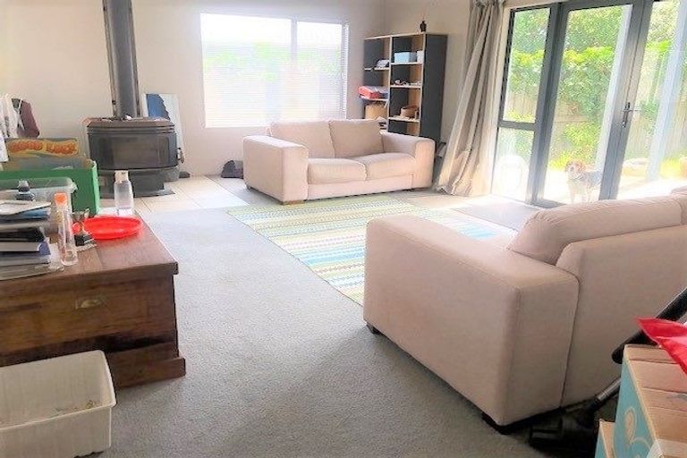Photo of property in 135 Field Way, Waikanae Beach, Waikanae, 5036