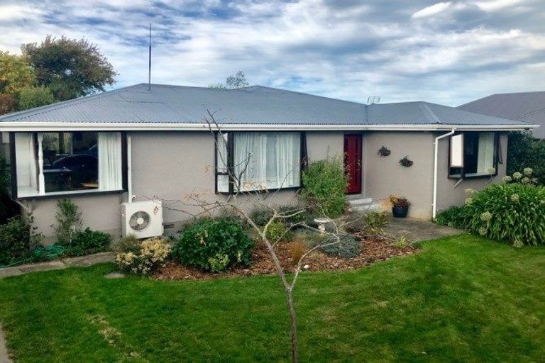 Photo of property in 5 Watkins Drive, Rangiora, 7400