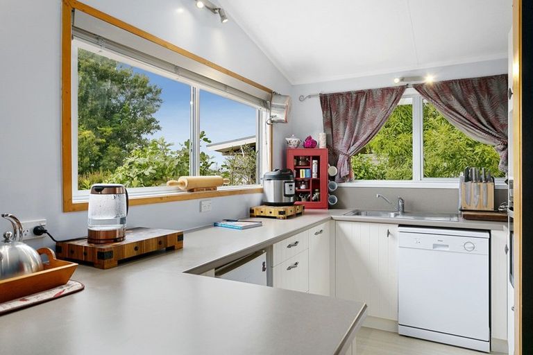 Photo of property in 7b Isobel Street, Acacia Bay, Taupo, 3330