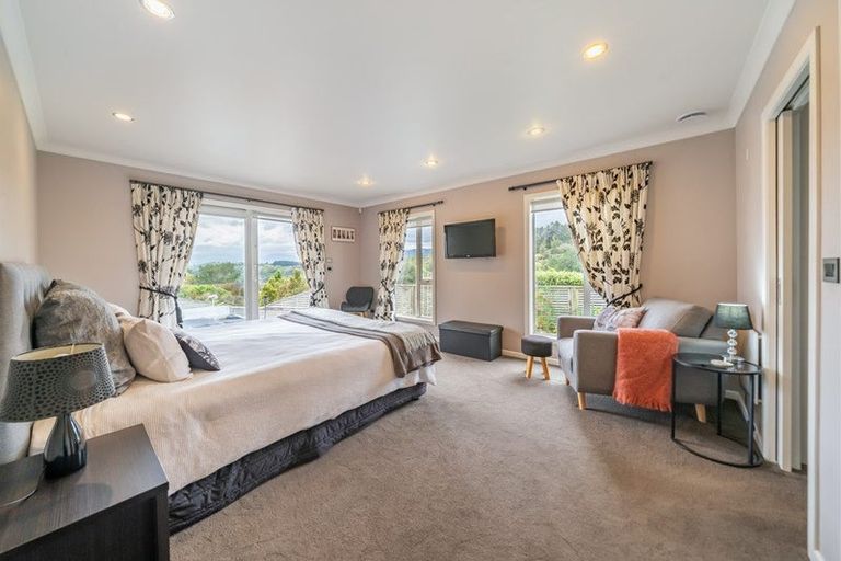 Photo of property in 43 Seymour Grove, Kingsley Heights, Upper Hutt, 5018