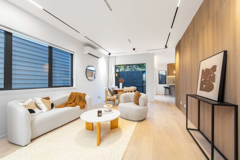 Photo of property in 4c Lyford Crescent, Sunnynook, Auckland, 0620