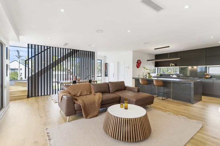 Photo of property in 5a Pierce Road, Milford, Auckland, 0620