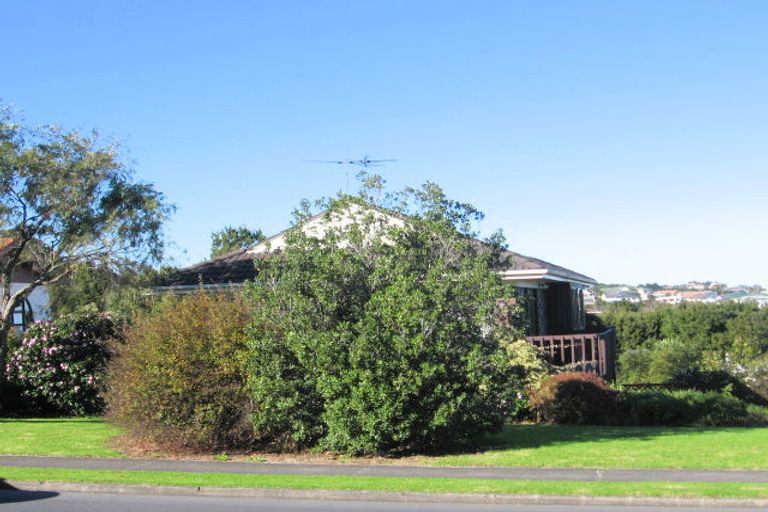 Photo of property in 111 Redoubt Road, Goodwood Heights, Auckland, 2105