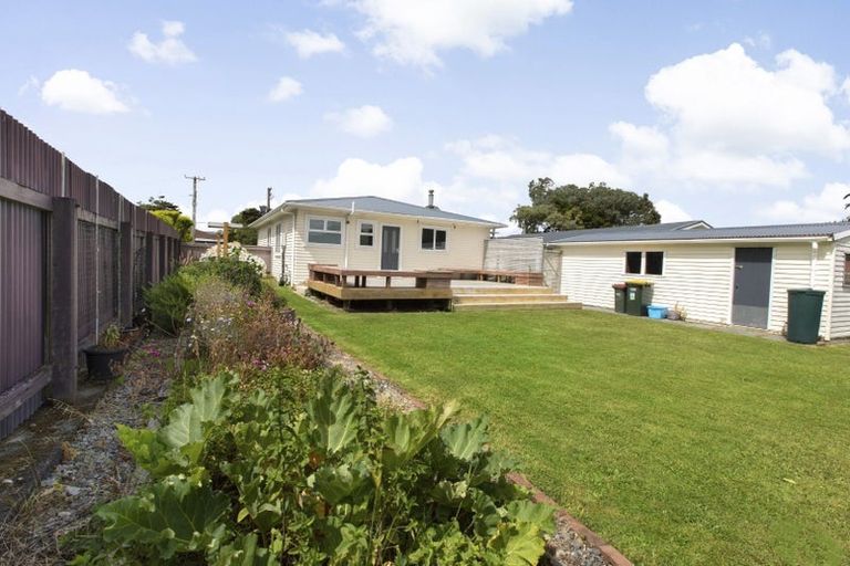 Photo of property in 28 Russell Road, Wainuiomata, Lower Hutt, 5014