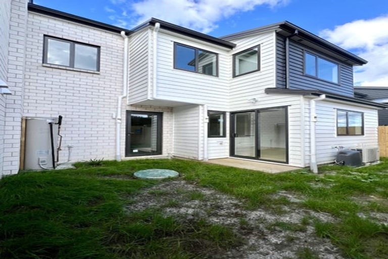 Photo of property in 71b Royal Road, Massey, Auckland, 0614