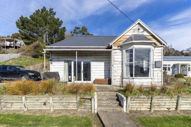 Photo of property in 100 Main South Road, Green Island, Dunedin, 9018