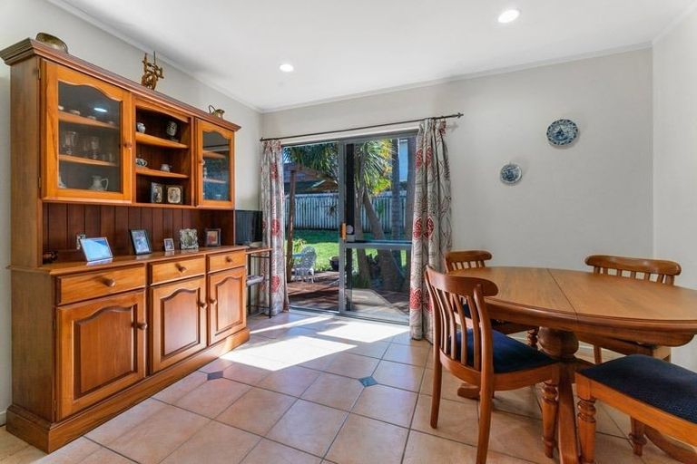 Photo of property in 1/70 Howe Street, Howick, Auckland, 2014