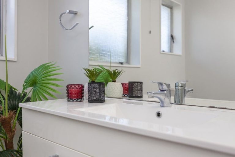 Photo of property in 6-6a Nola Avenue, Raumati Beach, Paraparaumu, 5032