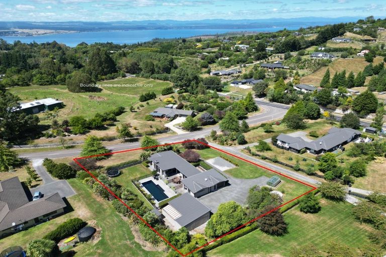 Photo of property in 27 Loch Views Road, Acacia Bay, Taupo, 3385