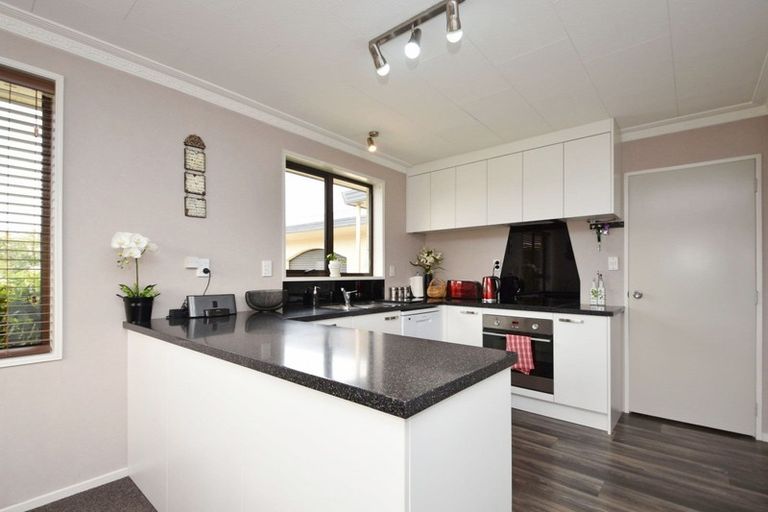 Photo of property in 17 Aloway Street, Wallacetown, 9816