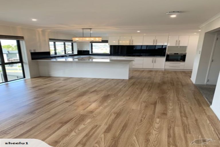 Photo of property in 12 San Casello Rise, Henderson, Auckland, 0612