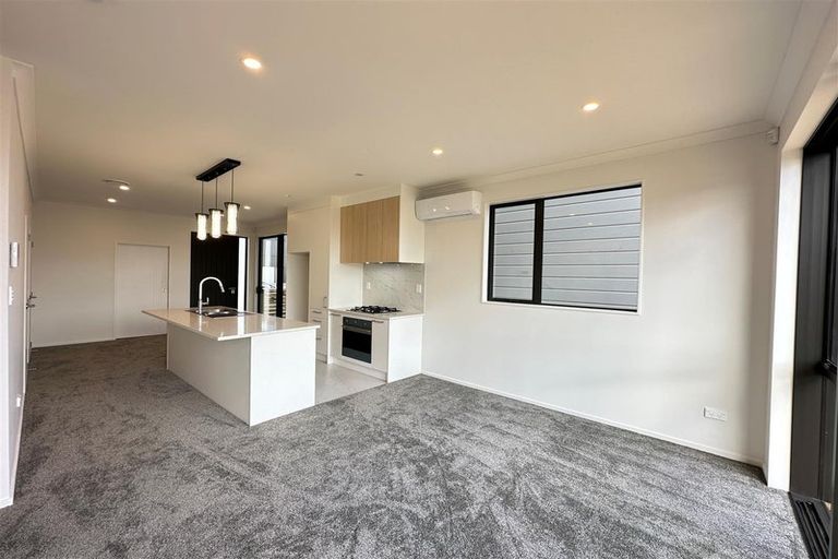 Photo of property in 14 Parahau Road, Papakura, 2110