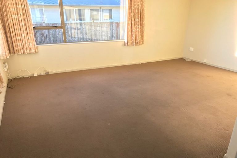 Photo of property in 9 Colonial Place, Kelvin Grove, Palmerston North, 4414