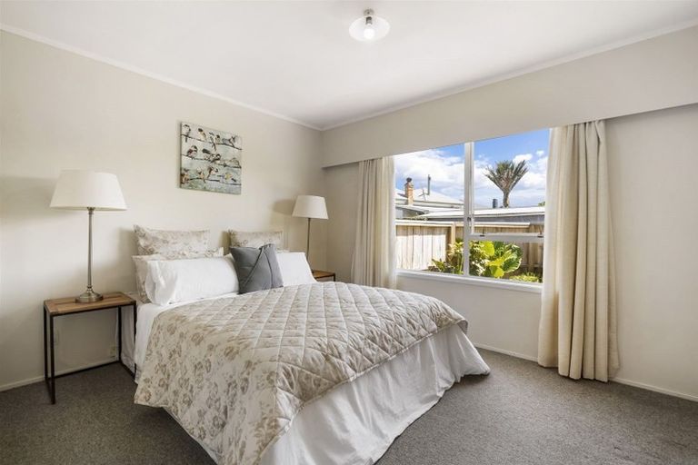 Photo of property in 3/68 Lake Road, Narrow Neck, Auckland, 0624