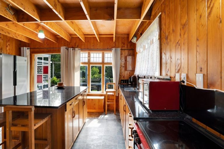 Photo of property in 100 Conway Road, Eltham, 4322