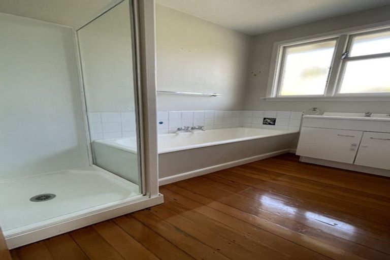 Photo of property in 307 Wairakei Road, Bryndwr, Christchurch, 8053