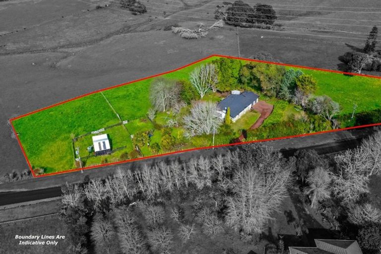 Photo of property in 68 Henwood Road, Taupaki, Henderson, 0782