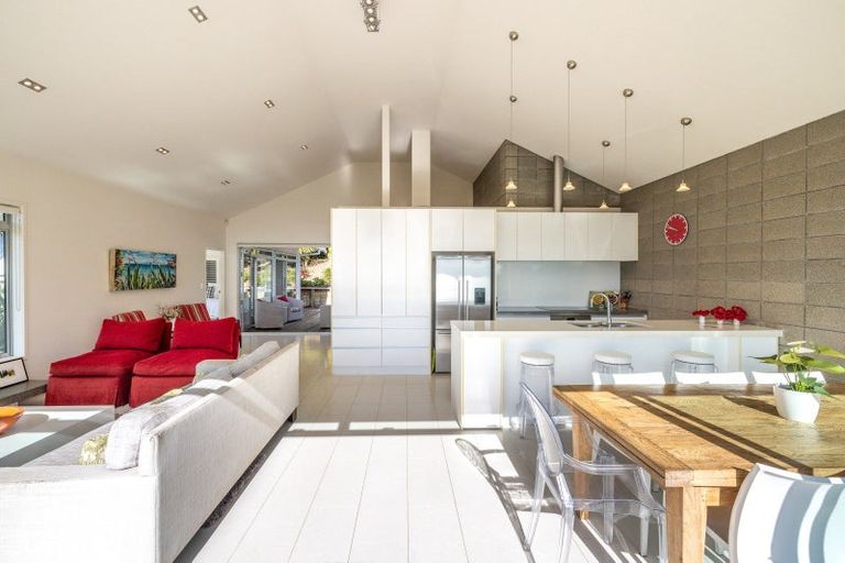 Photo of property in 2/28 Beach Parade, Oneroa, Waiheke Island, 1081