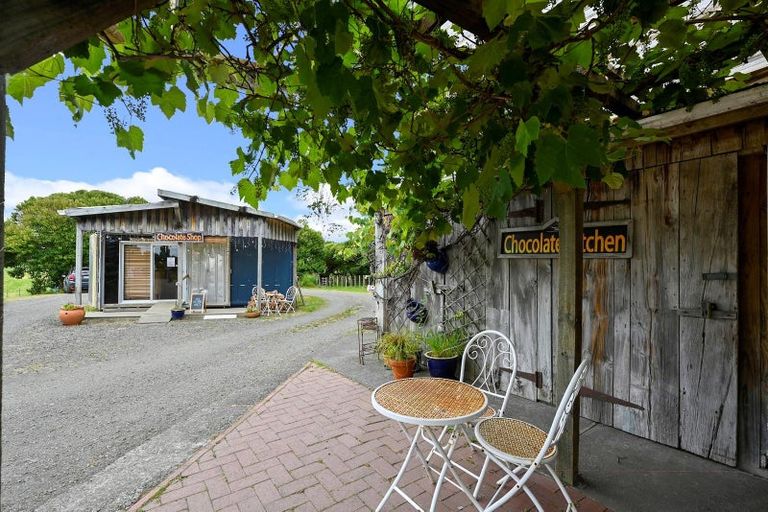 Photo of property in 867 Kahikatea Flat Road, Waitoki, Kaukapakapa, 0871