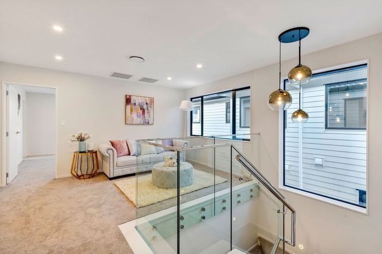 Photo of property in 60 Tir Conaill Avenue, Flat Bush, Auckland, 2019