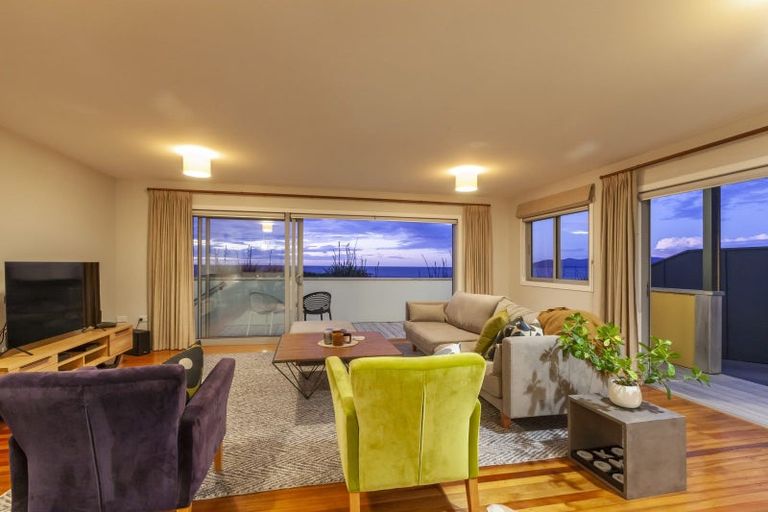 Photo of property in 121 The Parade, Paekakariki, 5034