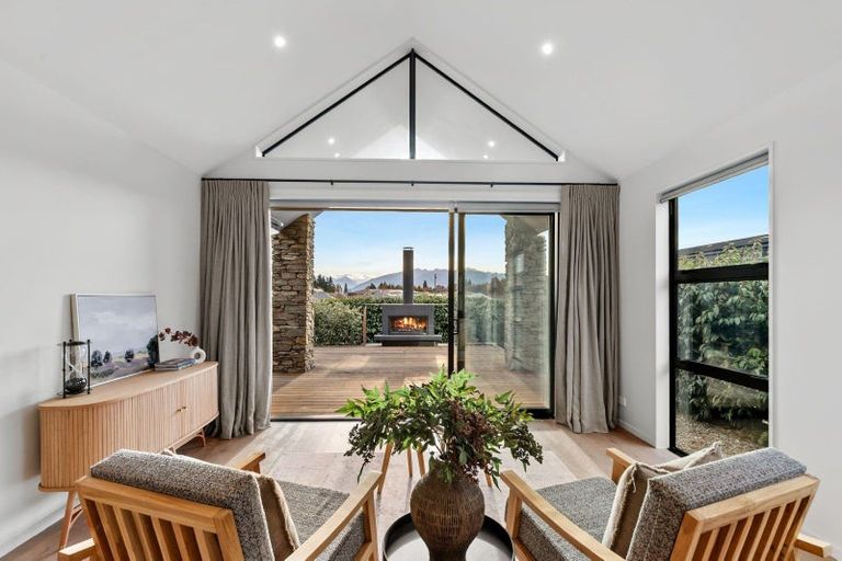 Photo of property in 11 Campbell Road, Wanaka, 9305