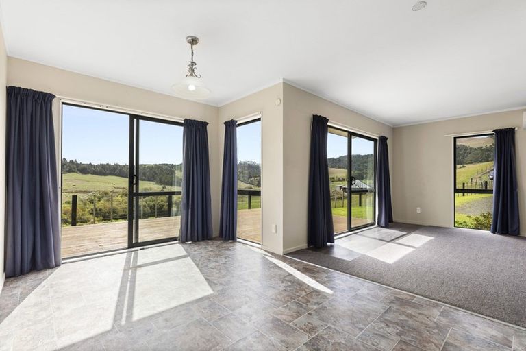 Photo of property in 191c Chamberlain Road, Bombay, 2675