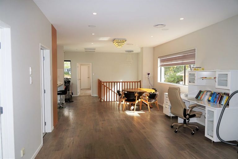 Photo of property in 83a Lake Road, Northcote, Auckland, 0627