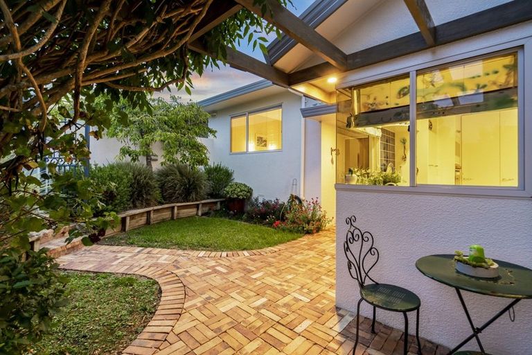 Photo of property in 17a Beach Road, Manly, Whangaparaoa, 0930