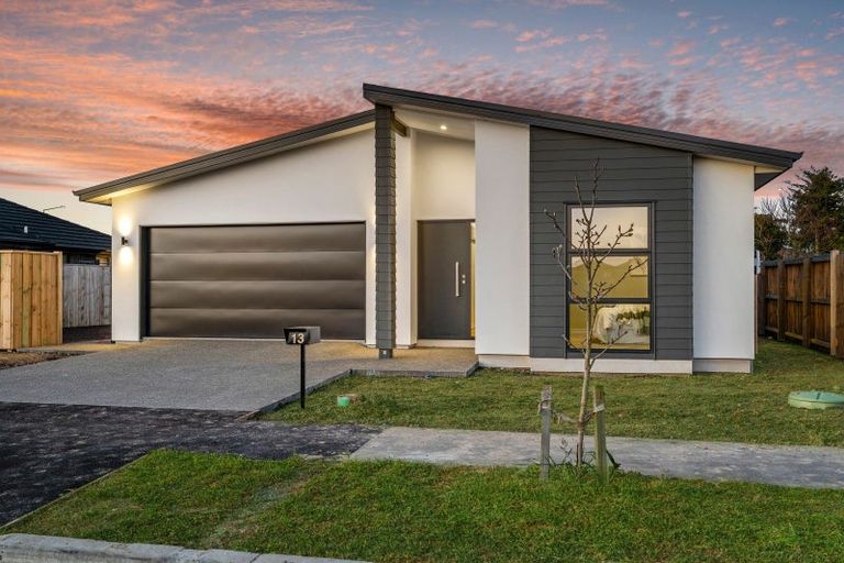 Photo of property in 13 Wexford Crescent, Halswell, Christchurch, 8025