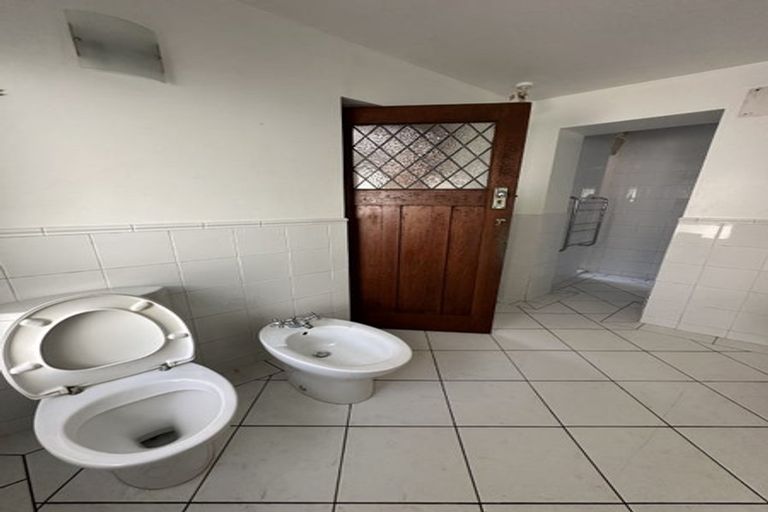 Photo of property in 64 Hawker Street, Mount Victoria, Wellington, 6011