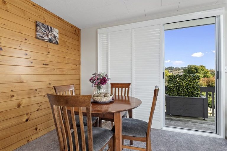 Photo of property in 1/17 Grenadine Place, Unsworth Heights, Auckland, 0632