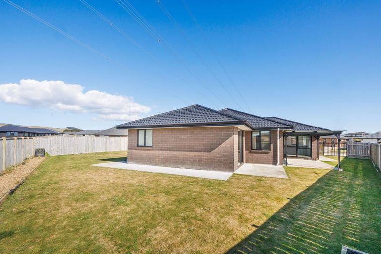 Photo of property in 26 Sardinia Grove, Fitzherbert, Palmerston North, 4410