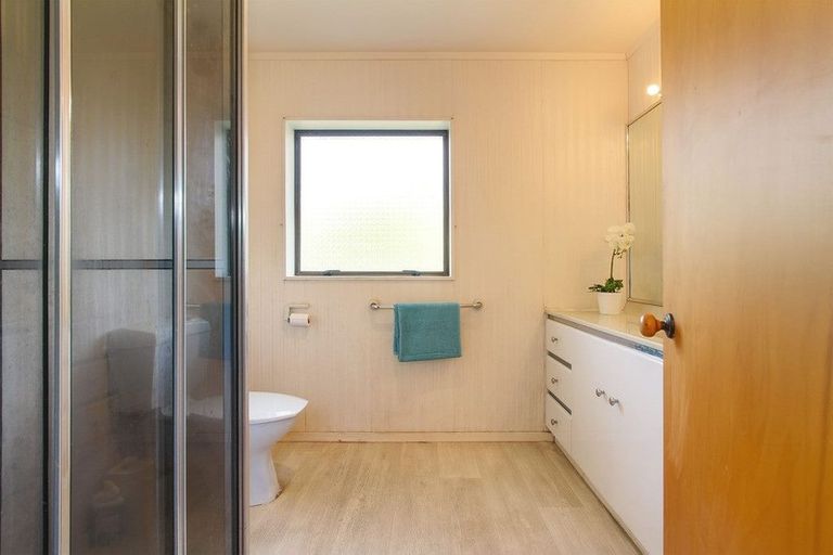 Photo of property in 1/84 Beach Road, Castor Bay, Auckland, 0620