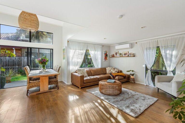 Photo of property in 2/67 Donald Street, Stanmore Bay, Whangaparaoa, 0932