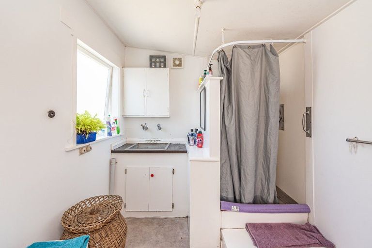 Photo of property in 11 Kelvin Street, Aramoho, Wanganui, 4500