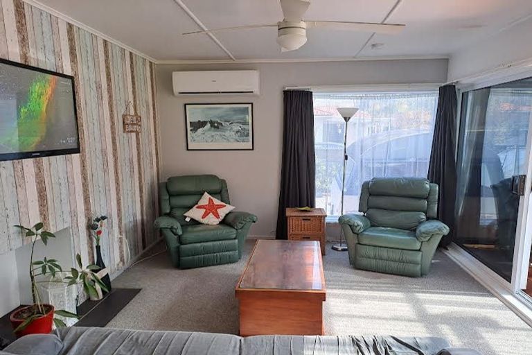 Photo of property in 11 Graham Street, Porangahau, 4293