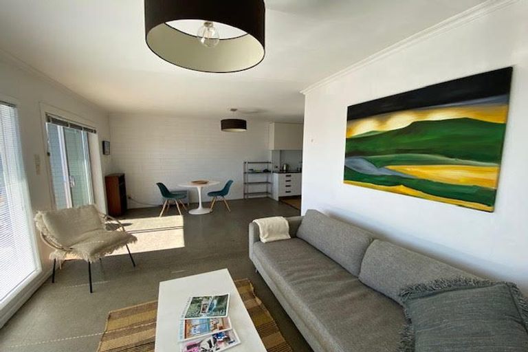 Photo of property in 3/23a Hamblyn Street, Strandon, New Plymouth, 4312