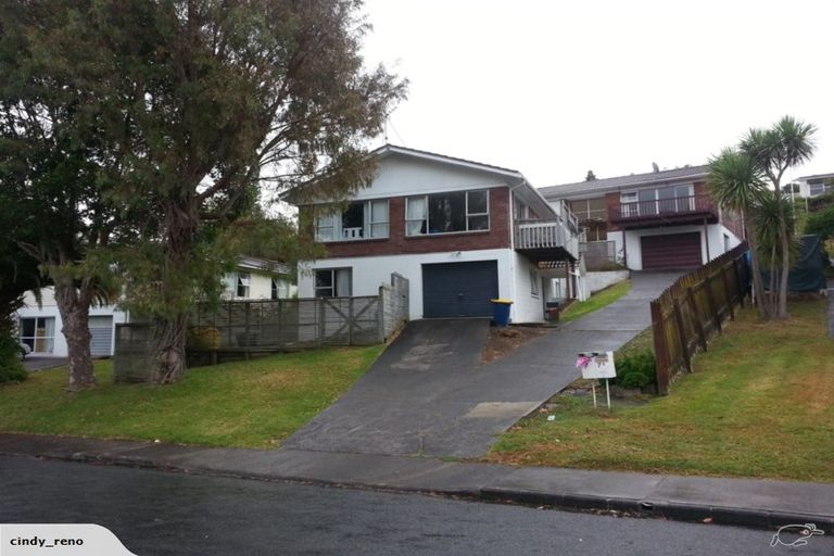 Photo of property in 1/7 Keldale Place, Forrest Hill, Auckland, 0620