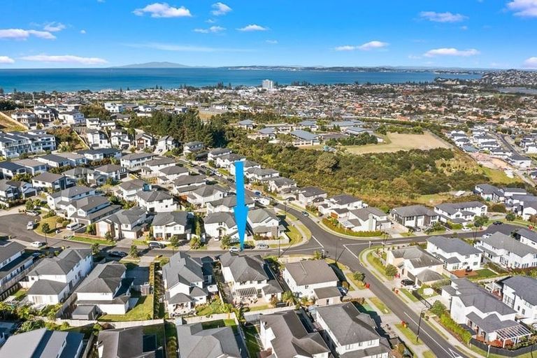 Photo of property in 3 Tawa Place, Orewa, 0931