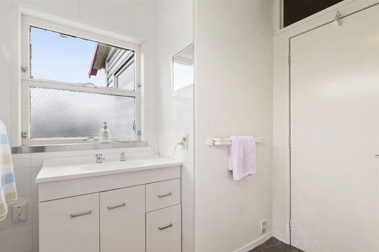 Photo of property in 5 Argyle Road, Browns Bay, Auckland, 0630