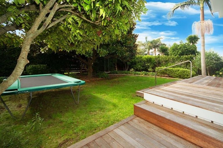 Photo of property in 145 Queen Street, Northcote Point, Auckland, 0627