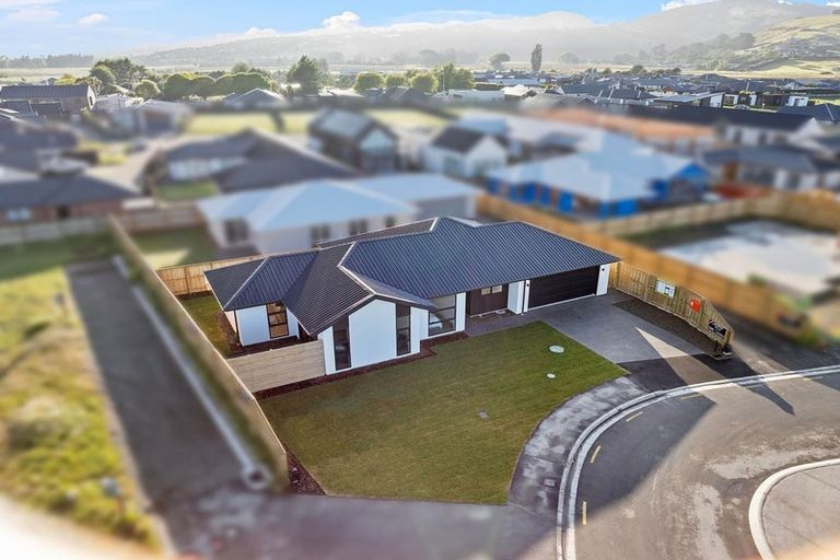 Photo of property in 24 Eccles Place, Halswell, Christchurch, 8025