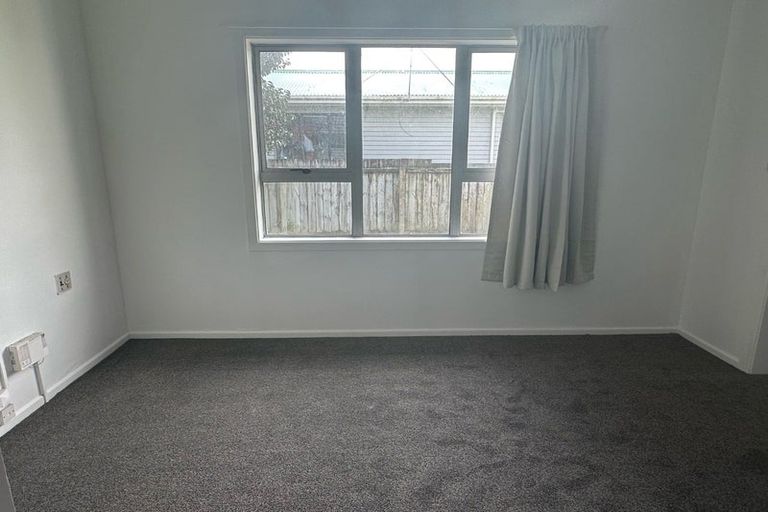 Photo of property in 1/49 Clevedon Road, Papakura, 2110